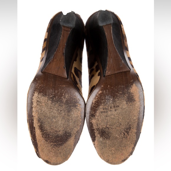 STUART WEITZMAN FAUX FUR ANIMAL PRINT PUMPS - Picture 5 of 5